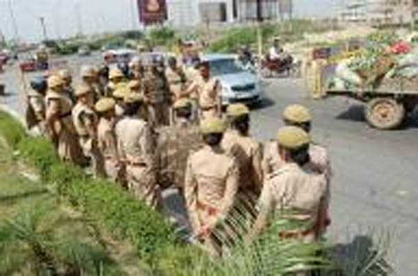 किसानों के प्रदर्शन को देखते हुए दिल्ली पुलिस ने बढ़ाई सुरक्षा